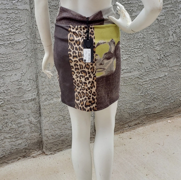 VOLT Design Skirt‎ - Picture 1 of 9